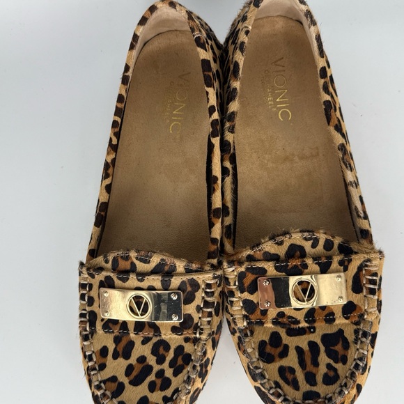 New Vionic Loafers Women’s 9 Slip On Shoes Leopard Cheetah. Hair Gold Buckle - Picture 7 of 8